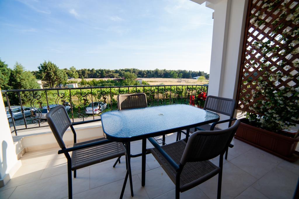 Kollari Apartments Ulcinj Ngoại thất bức ảnh