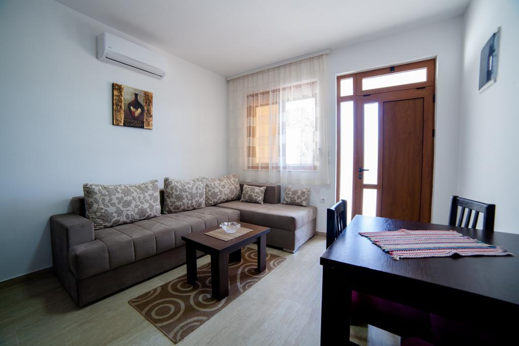 Kollari Apartments Ulcinj Ngoại thất bức ảnh